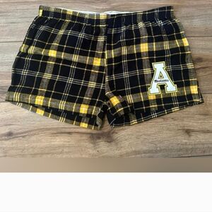 Appalachain Shorts Black And Yellow